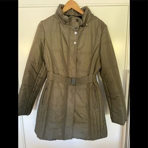 Giacca by Gallery insulated, belted coat with detachable faux fur hood. Medium